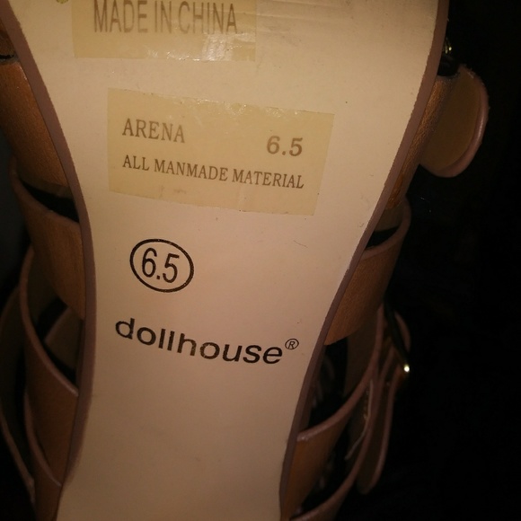 Opened Toe Cross Strap Buckled Heels! - Picture 2 of 5